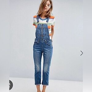 Levis Vintage straight zippered crop overalls vguc size 29